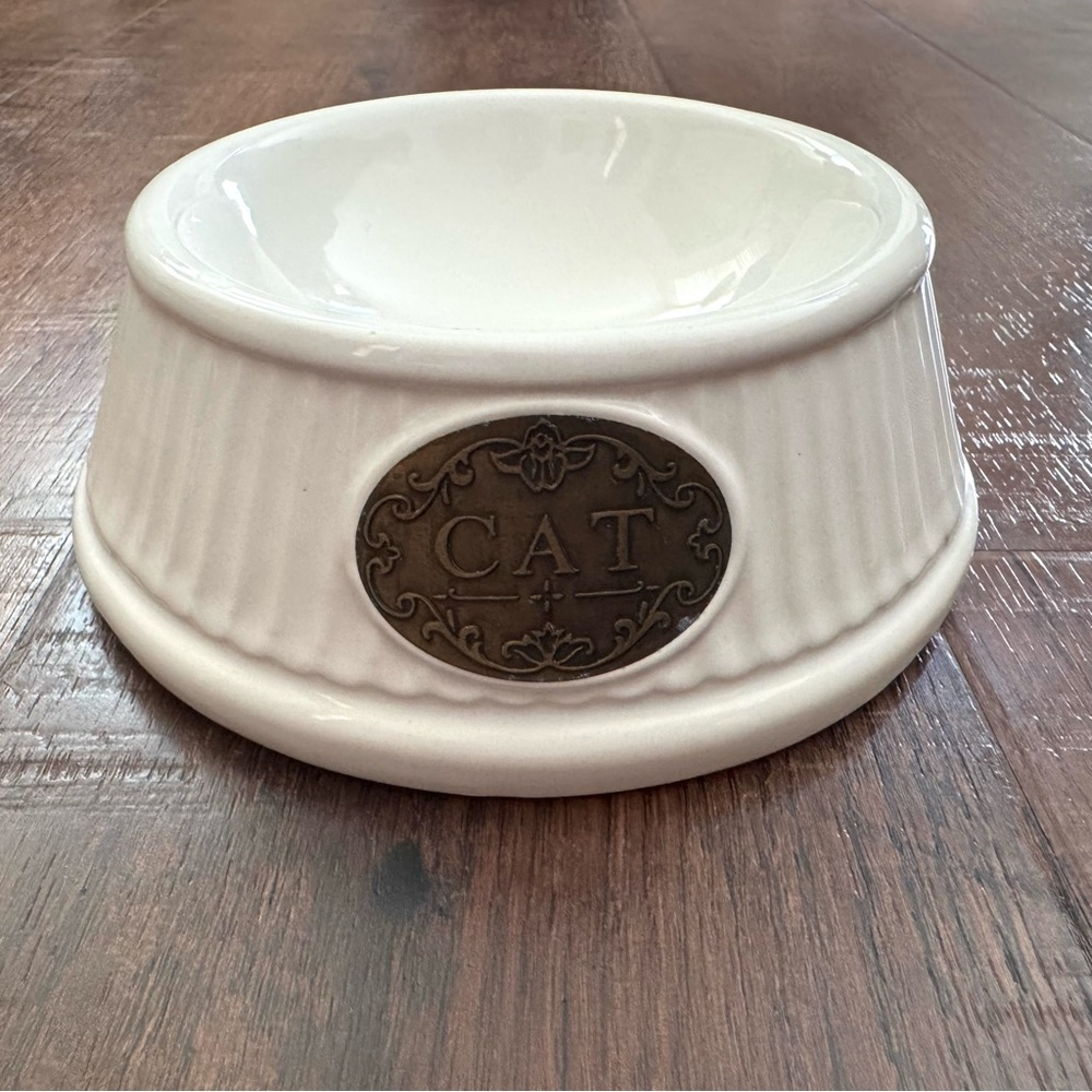 Ceramic cat food or water dish - Picture 3 of 10